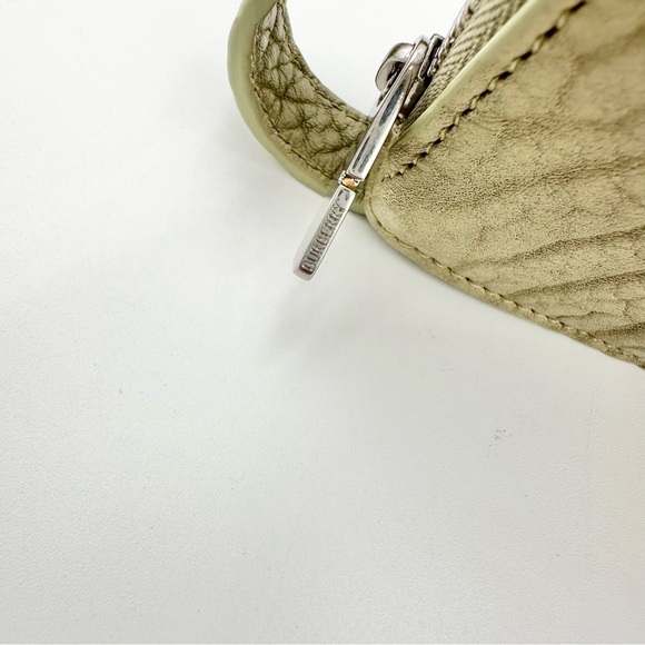 GIFTED Burberry Chess leather minibag - Picture 7 of 9